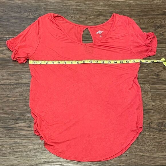 So Coral Short Sleeve Blouse Keyhole Back Size Medium - Picture 6 of 8